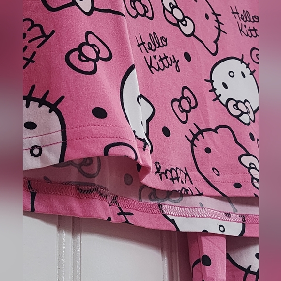 NEW! Hello Kitty Pajama Set pink kitty bow soft cozy shirt and pants gift set - Picture 3 of 4